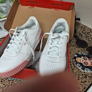 Women's Pink/white size 9.5 , I  only wore hen twice ... They are really comfy